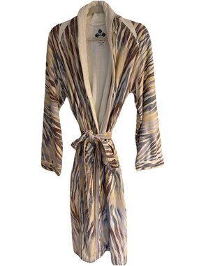 Wrap up By VP Robe Animal Print One Size Super Soft Shawl Collar Pockets Comfy
